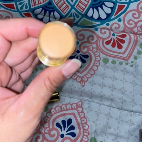 Wander Beauty tan shade Flash Focus Foundation - Picture 8 of 9